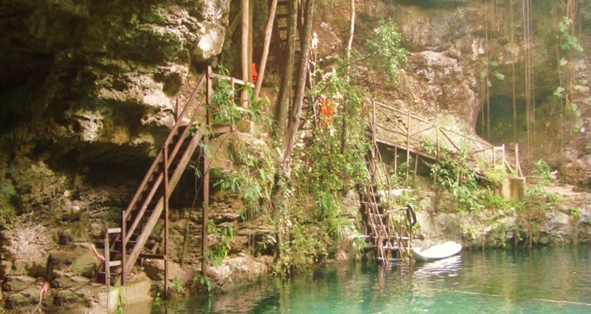 CenoteXcanche-Ek-Balam